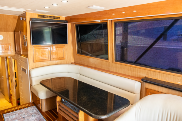 Hatteras 54 CONVERTIBLE Yacht For Sale