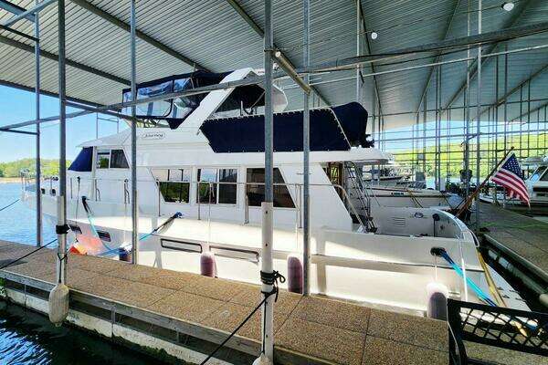 2000 Ocean Alexander 51