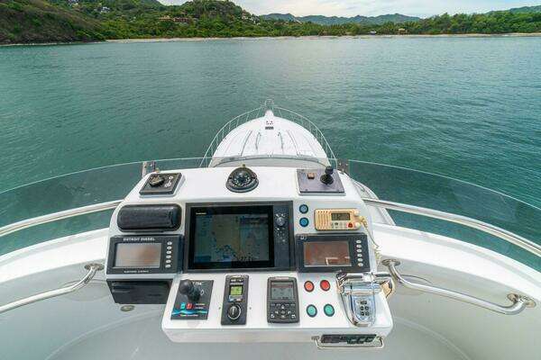 Queenship 98 Custom Yachtfish Yacht For Sale