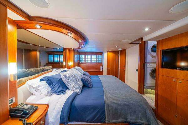 Queenship 98 Custom Yachtfish Yacht For Sale