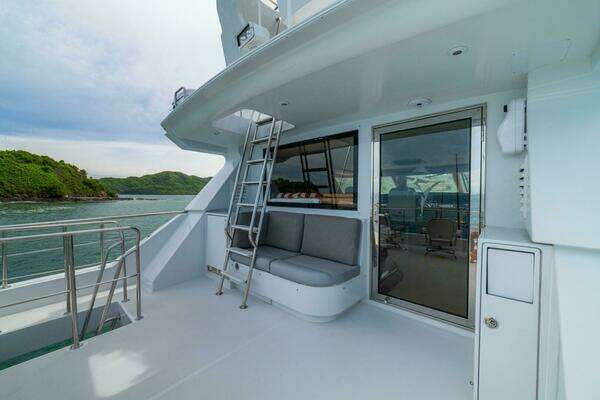 Queenship 98 Custom Yachtfish Yacht For Sale