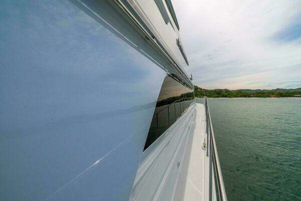 Queenship 98 Custom Yachtfish Yacht For Sale