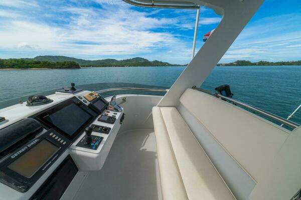 Queenship 98 Custom Yachtfish Yacht For Sale