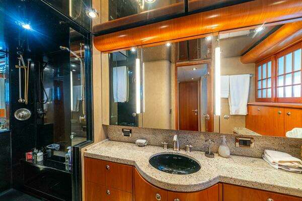 Queenship 98 Custom Yachtfish Yacht For Sale