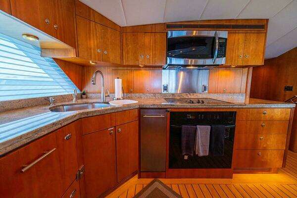 Queenship 98 Custom Yachtfish Yacht For Sale