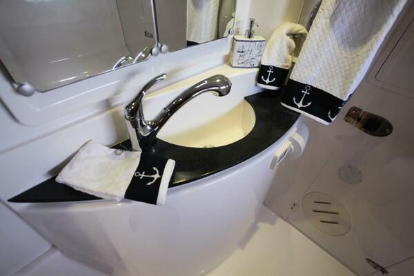 Folie A Deux 44ft Leopard Yacht For Sale