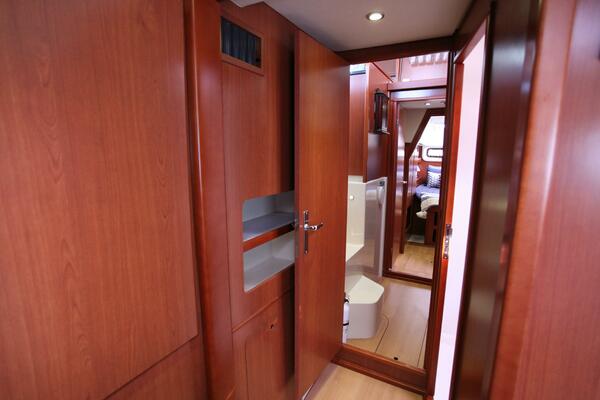 Folie A Deux 44ft Leopard Yacht For Sale