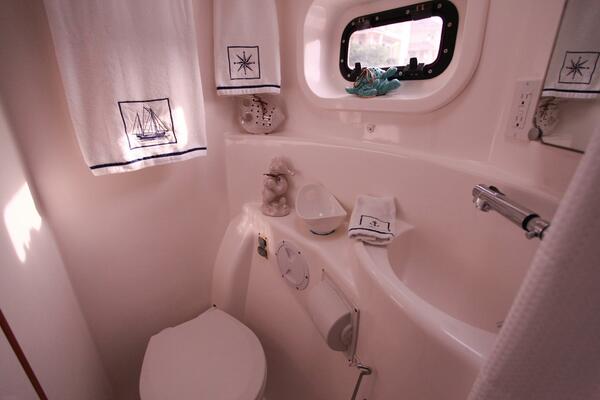 Folie A Deux 44ft Leopard Yacht For Sale