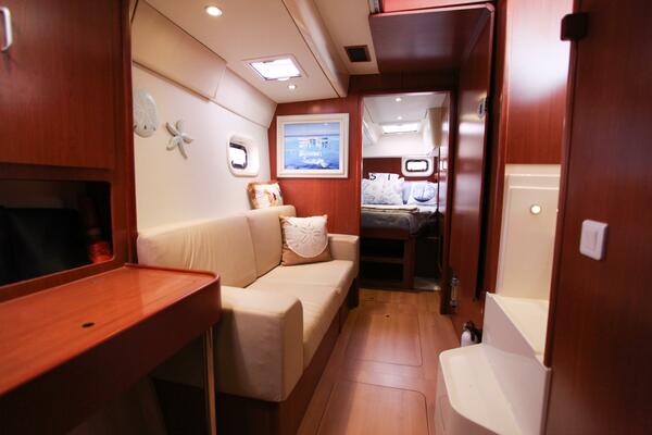 Folie A Deux 44ft Leopard Yacht For Sale