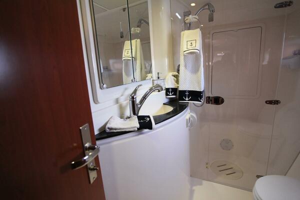 Folie A Deux 44ft Leopard Yacht For Sale