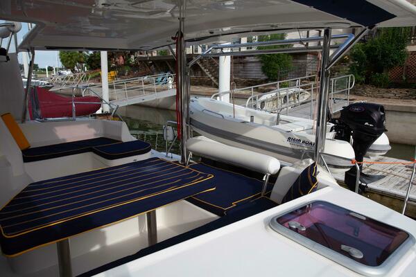 Folie A Deux 44ft Leopard Yacht For Sale