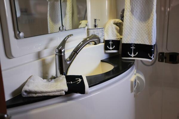 Folie A Deux 44ft Leopard Yacht For Sale