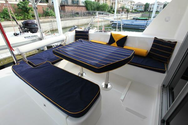 Folie A Deux 44ft Leopard Yacht For Sale