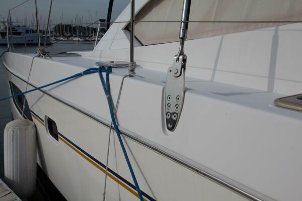 Folie A Deux 44ft Leopard Yacht For Sale