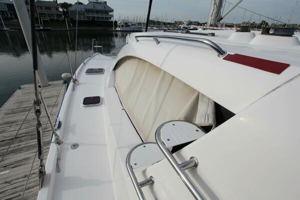 Folie A Deux 44ft Leopard Yacht For Sale