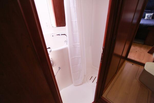 Folie A Deux 44ft Leopard Yacht For Sale