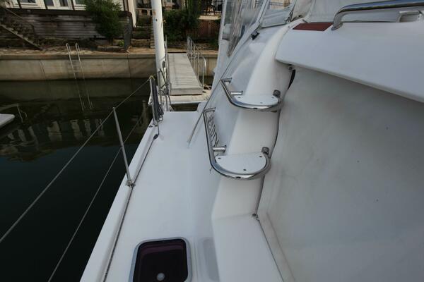 Folie A Deux 44ft Leopard Yacht For Sale