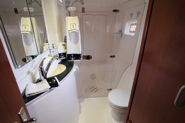 Folie A Deux 44ft Leopard Yacht For Sale