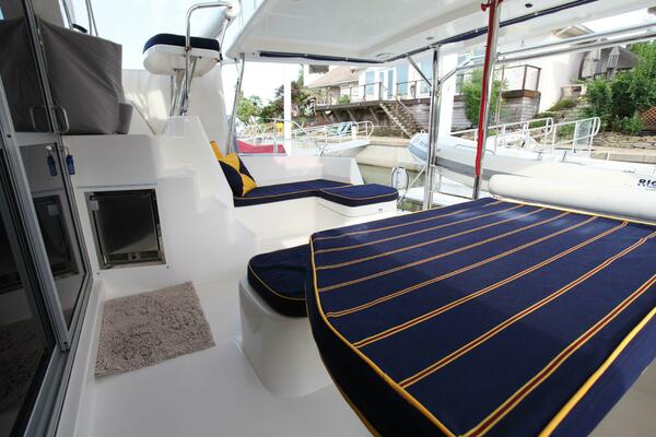 Folie A Deux 44ft Leopard Yacht For Sale