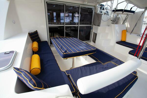 Folie A Deux 44ft Leopard Yacht For Sale