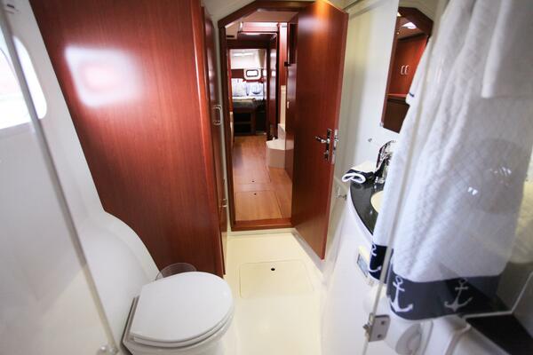 Folie A Deux 44ft Leopard Yacht For Sale