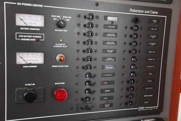 Folie A Deux 44ft Leopard Yacht For Sale