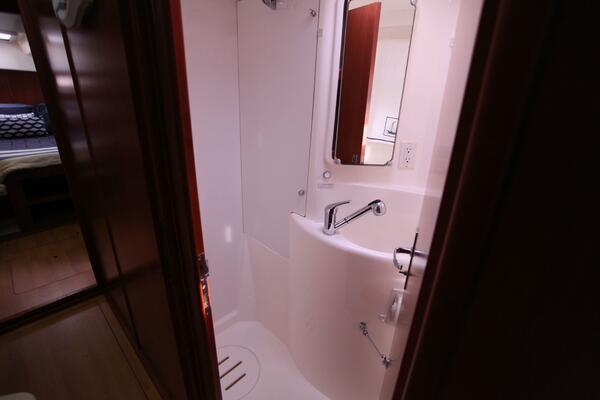 Folie A Deux 44ft Leopard Yacht For Sale