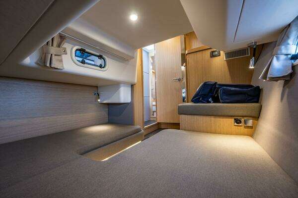 Nimbus 405F Yacht For Sale