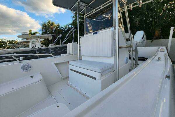 Photo of the 1993 Mako 