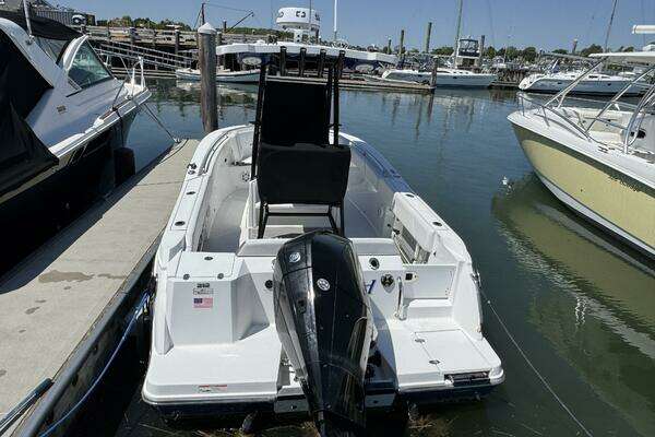 Photo of the 2020 Blackfin 212 CC