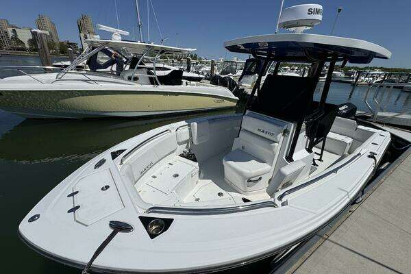 Photo of the 2020 Blackfin 212 CC