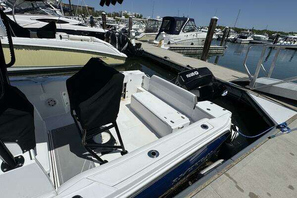 Photo of the 2020 Blackfin 212 CC