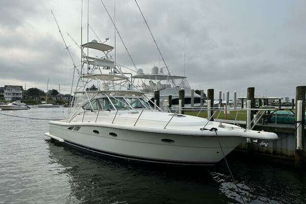 2001 Tiara Yachts 38