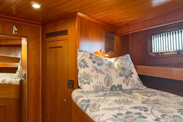 Lightning  50ft Ocean Alexander Yacht For Sale