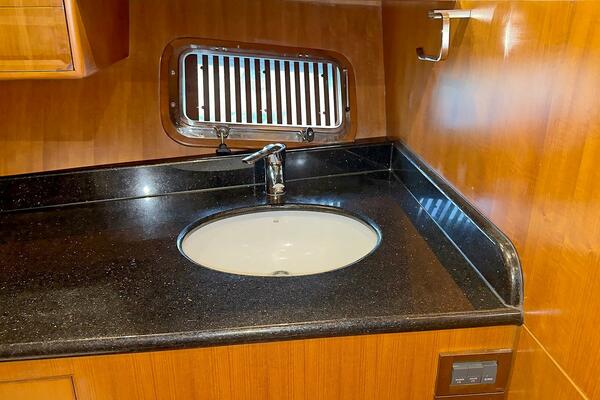 Lightning  50ft Ocean Alexander Yacht For Sale