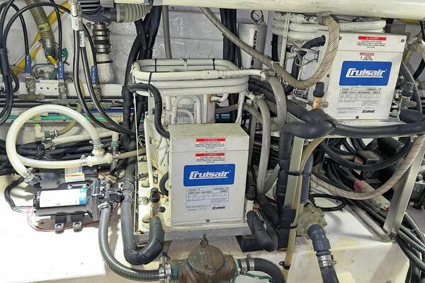 Lightning  50ft Ocean Alexander Yacht For Sale