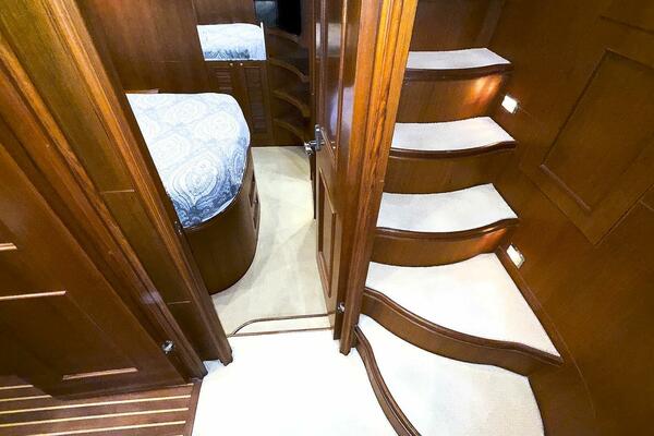 Lightning  50ft Ocean Alexander Yacht For Sale