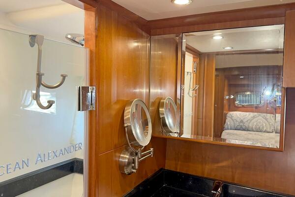 Lightning  50ft Ocean Alexander Yacht For Sale