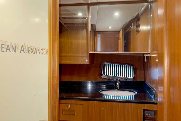 Lightning  50ft Ocean Alexander Yacht For Sale