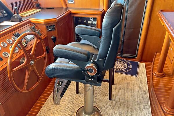 Lightning  50ft Ocean Alexander Yacht For Sale