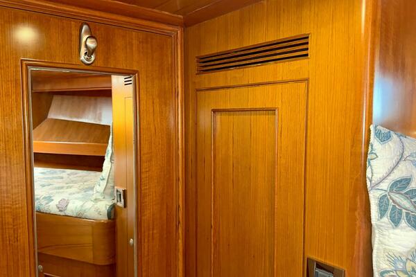 Lightning  50ft Ocean Alexander Yacht For Sale