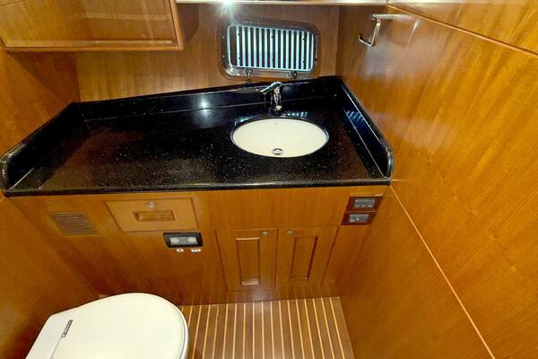 Lightning  50ft Ocean Alexander Yacht For Sale