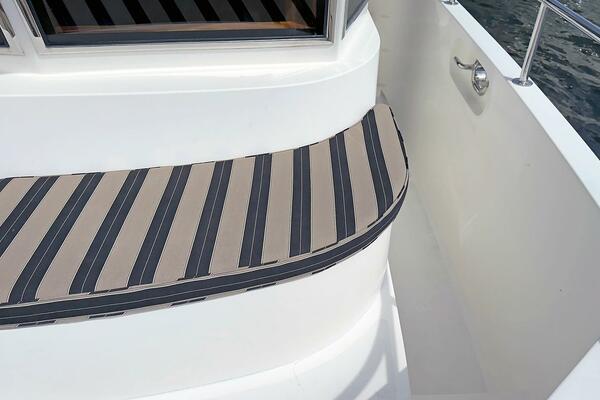 Lightning  50ft Ocean Alexander Yacht For Sale