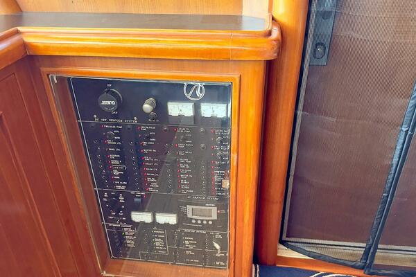 Lightning  50ft Ocean Alexander Yacht For Sale