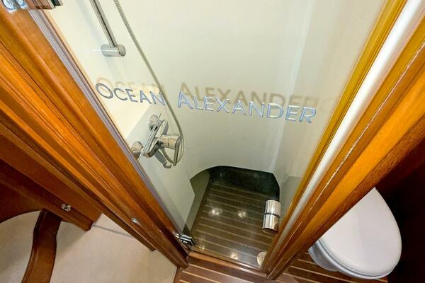 Lightning  50ft Ocean Alexander Yacht For Sale