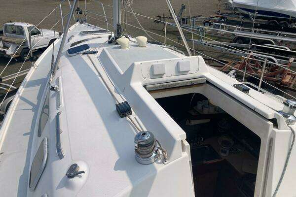 Photo of the 2000 Hunter 320 "Remedy"