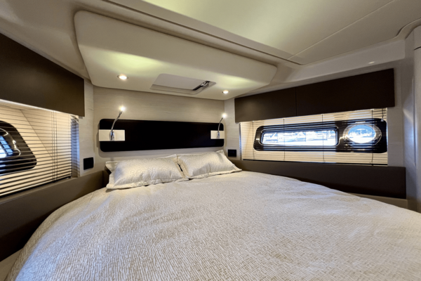 Azimut 50 FLYBRIDGE Yacht For Sale