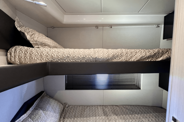 Azimut 50 FLYBRIDGE Yacht For Sale