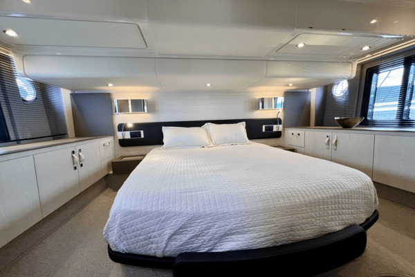 Azimut 50 FLYBRIDGE Yacht For Sale