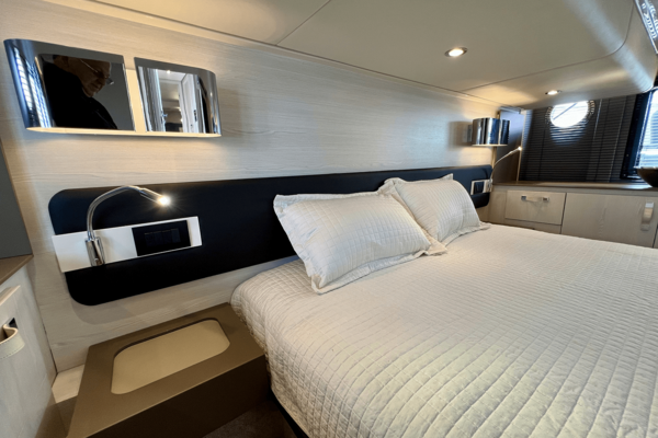 Azimut 50 FLYBRIDGE Yacht For Sale
